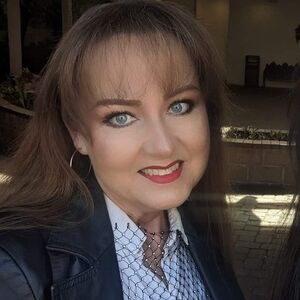 Meet your Posher, Caren